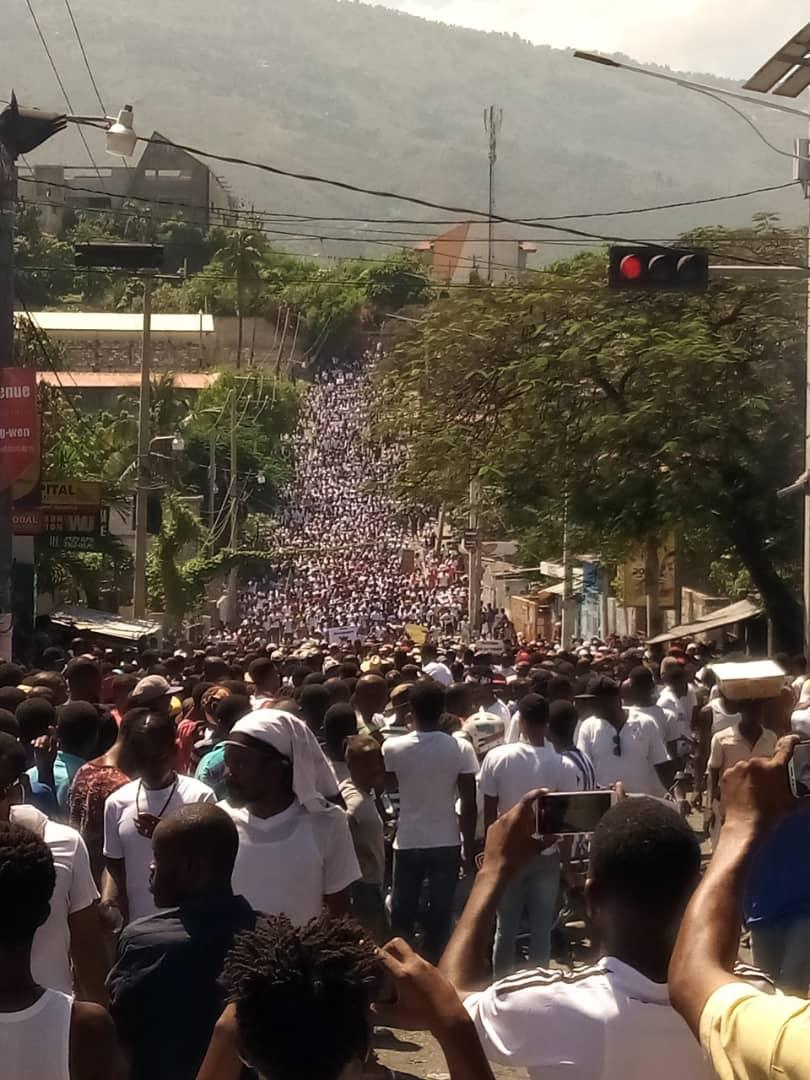 Manifestation du 20 octobre 2019 pour demander le départ du président de la république d'Haïti Jovenel Moïse. Port au Prince. Crédit photo@auteur inconnu